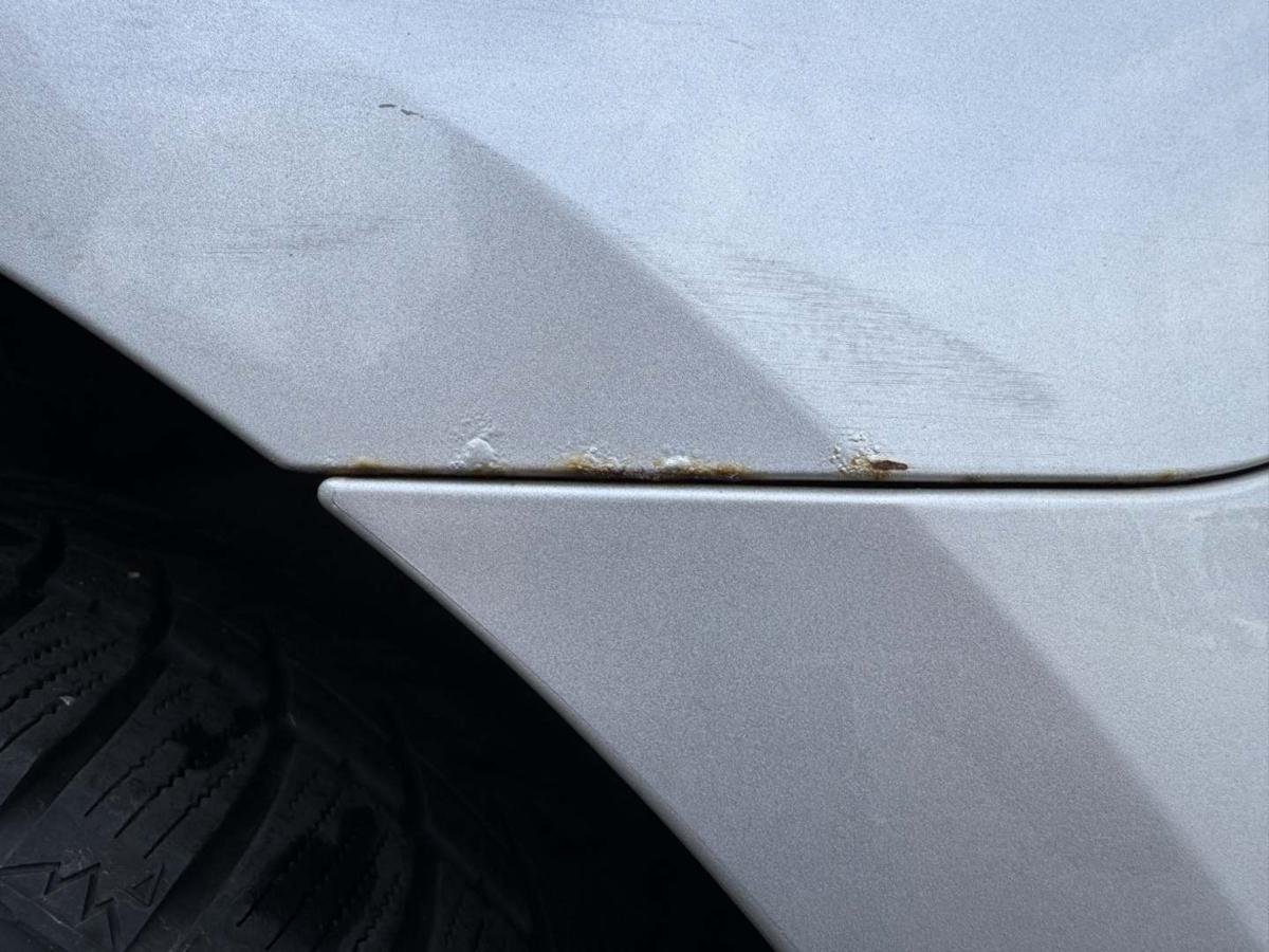 Mazda 3 BK original Kotfl&uuml;gel vorn rechts Silber 4-T&uuml;rer Limousine Bj.2004